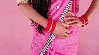 Desi bhabhi looks amazing wearing saree, looks like licking sister-in-law's cunt