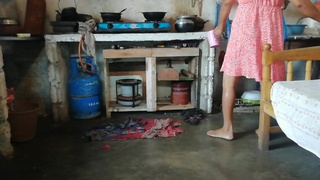 Cooking time fuck my step sister at the kitchen srilankan-&-උයන ගමන් කුස්සියේ හිකුවා...