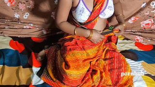 Sister-in-law dressed in a saree and hit her full bum bhabhi ki साड़ी में फुल गाड़ की रीयल मोटा