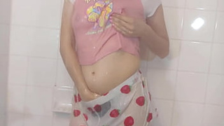 teeny step sister with perfect behind take a shower