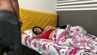 esposa infiel folla con su cuñado en la misma cama donde esta con su esposo - porno en español