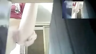 VOYR-sister shaving pussy